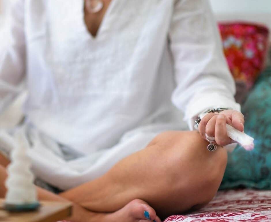 Comment utiliser un bâton de massage en pierre ?